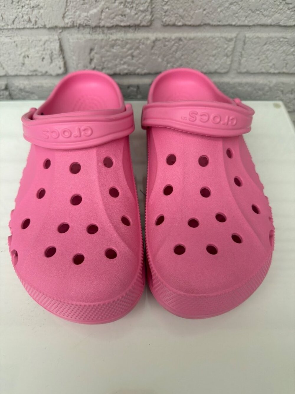 Crocs Baya Men Electric Pink Clog Slides Size Unisex 11M / 13W